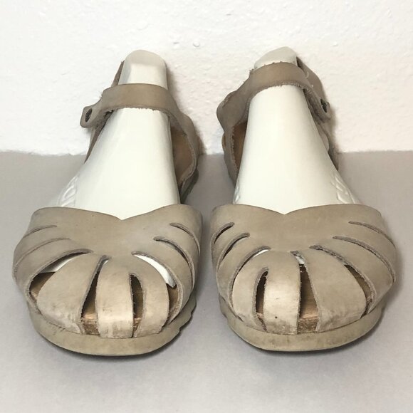 WANDA PANDA Sandal Women's Size US9 EU41 Neutral Closed Toe Perforated Design - Picture 12 of 13